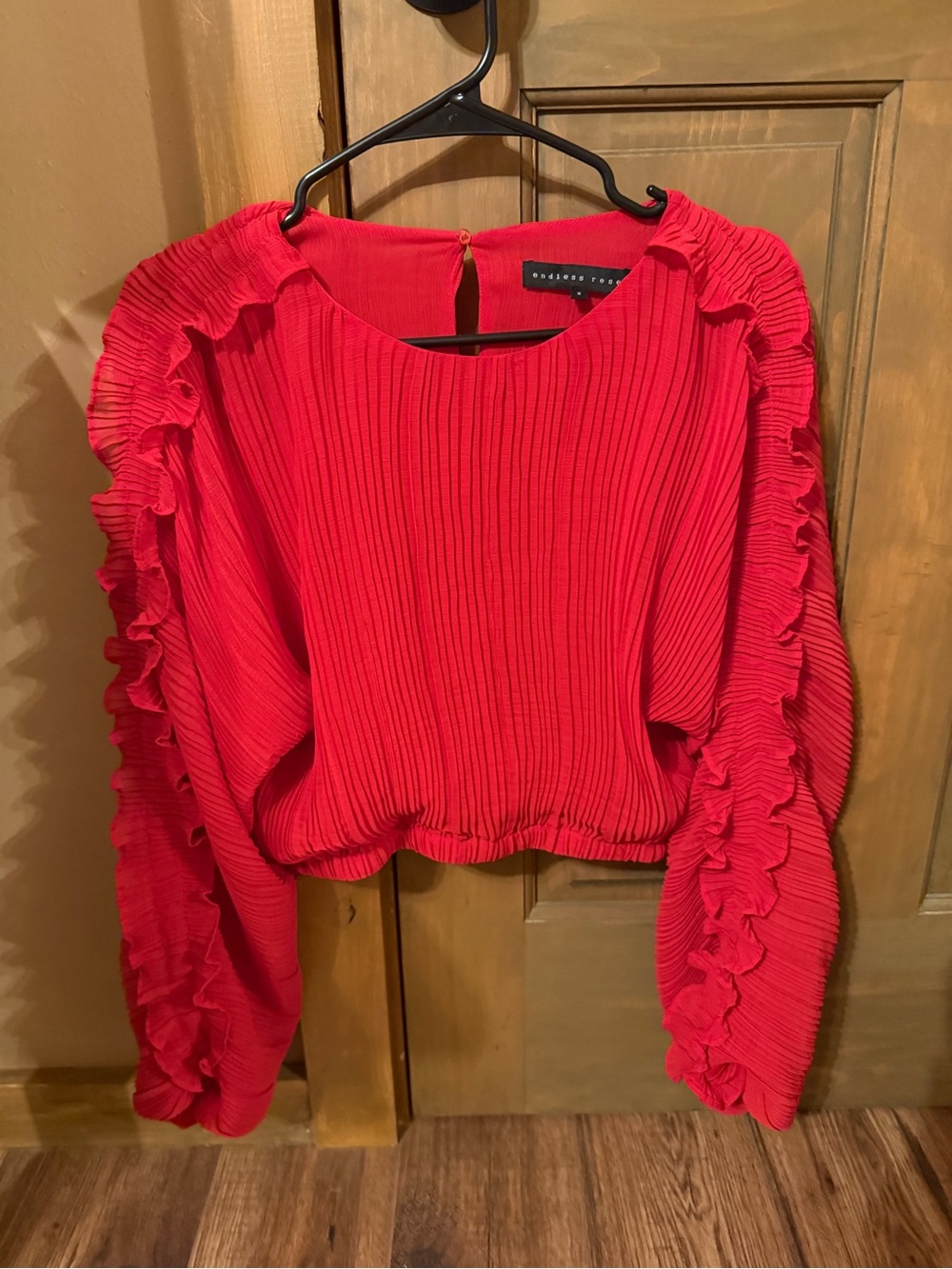 Red Pleated Ruffle Sleeve Crop Top